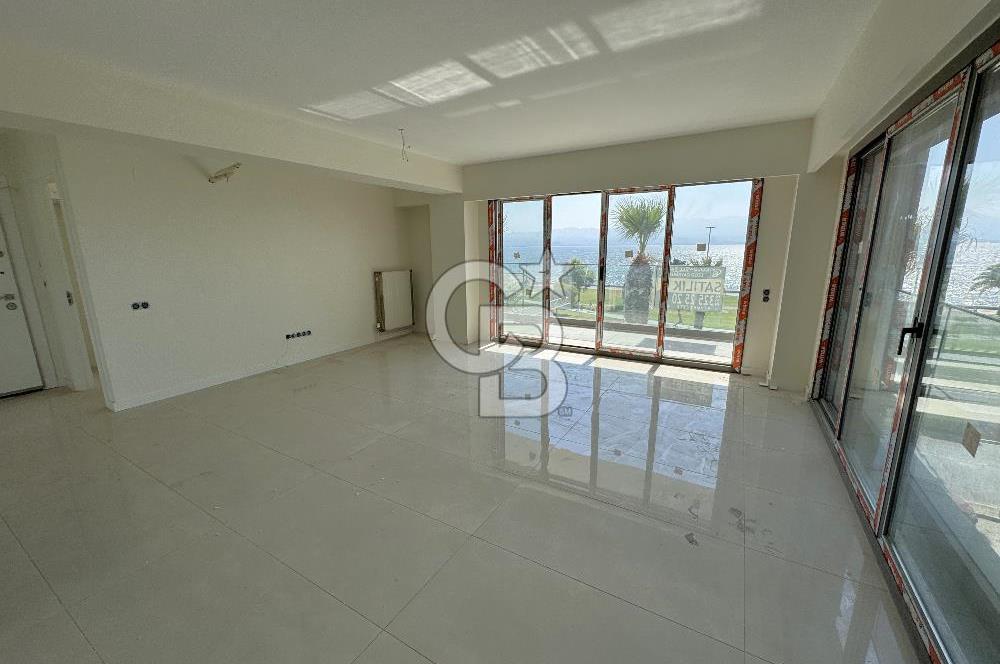 BOSTANLI SAHİLDE PANORAMİK DENİZ MANZARALI SATILIK 3+1 DAİRE