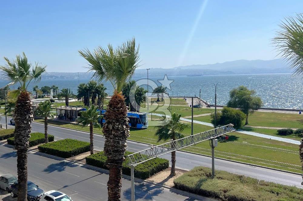 BOSTANLI SAHİLDE PANORAMİK DENİZ MANZARALI SATILIK 3+1 DAİRE