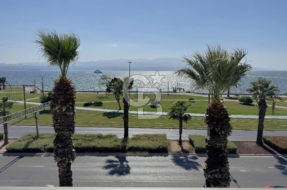 BOSTANLI SAHİLDE PANORAMİK DENİZ MANZARALI SATILIK 3+1 DAİRE