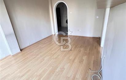 GÖZTEPE MERDİVENKÖY' de BAKIMLI, BOŞ, SATILIK ( 2+1 ) DAİRE