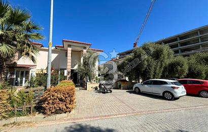 Kadınlar Denizi'nde Denize Yürüme Mesafesinde Site İçerisinde  Lüks 3+1 Villa 