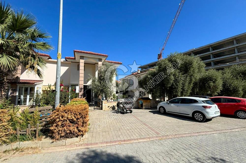 Kadınlar Denizi'nde Denize Yürüme Mesafesinde Site İçerisinde  Lüks 3+1 Villa 
