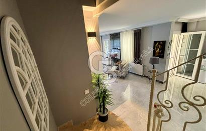 Kadınlar Denizi'nde Denize Yürüme Mesafesinde Site İçerisinde  Lüks 3+1 Villa 