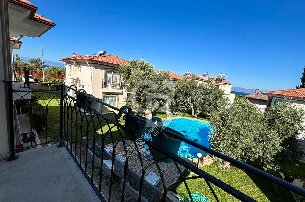 Kadınlar Denizi'nde Denize Yürüme Mesafesinde Site İçerisinde  Lüks 3+1 Villa 