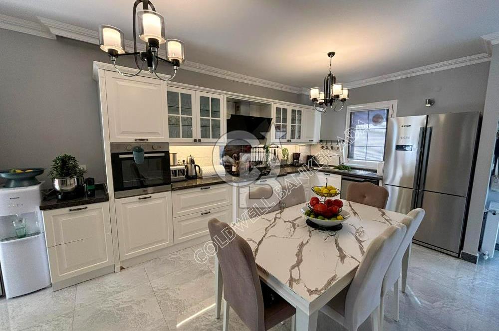 Kadınlar Denizi'nde Denize Yürüme Mesafesinde Site İçerisinde  Lüks 3+1 Villa 