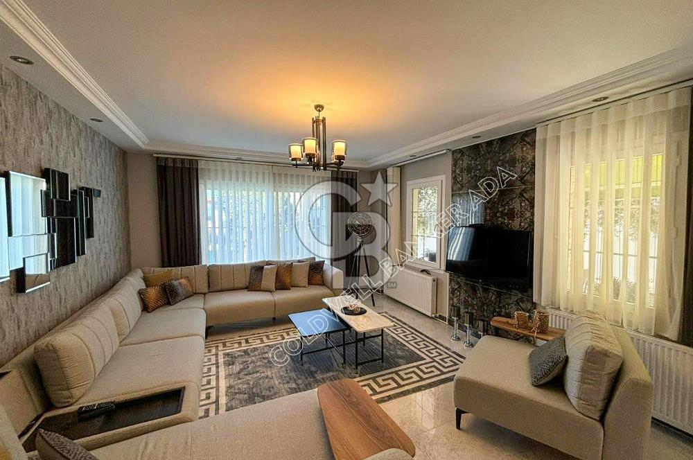 Kadınlar Denizi'nde Denize Yürüme Mesafesinde Site İçerisinde  Lüks 3+1 Villa 