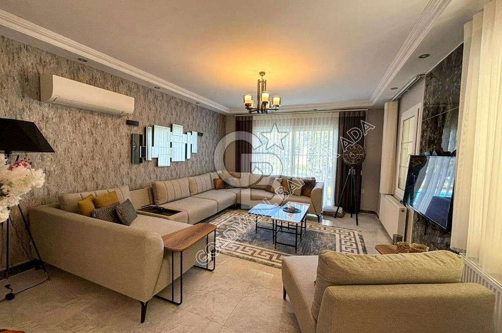 Kadınlar Denizi'nde Denize Yürüme Mesafesinde Site İçerisinde  Lüks 3+1 Villa 