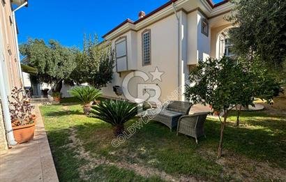 Kadınlar Denizi'nde Denize Yürüme Mesafesinde Site İçerisinde  Lüks 3+1 Villa 
