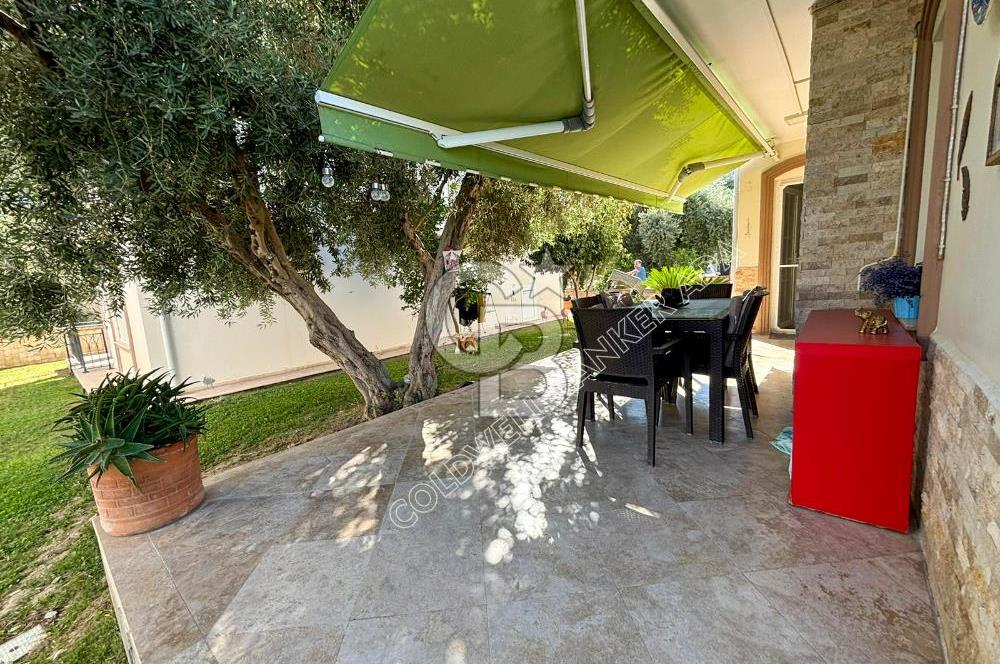 Kadınlar Denizi'nde Denize Yürüme Mesafesinde Site İçerisinde  Lüks 3+1 Villa 