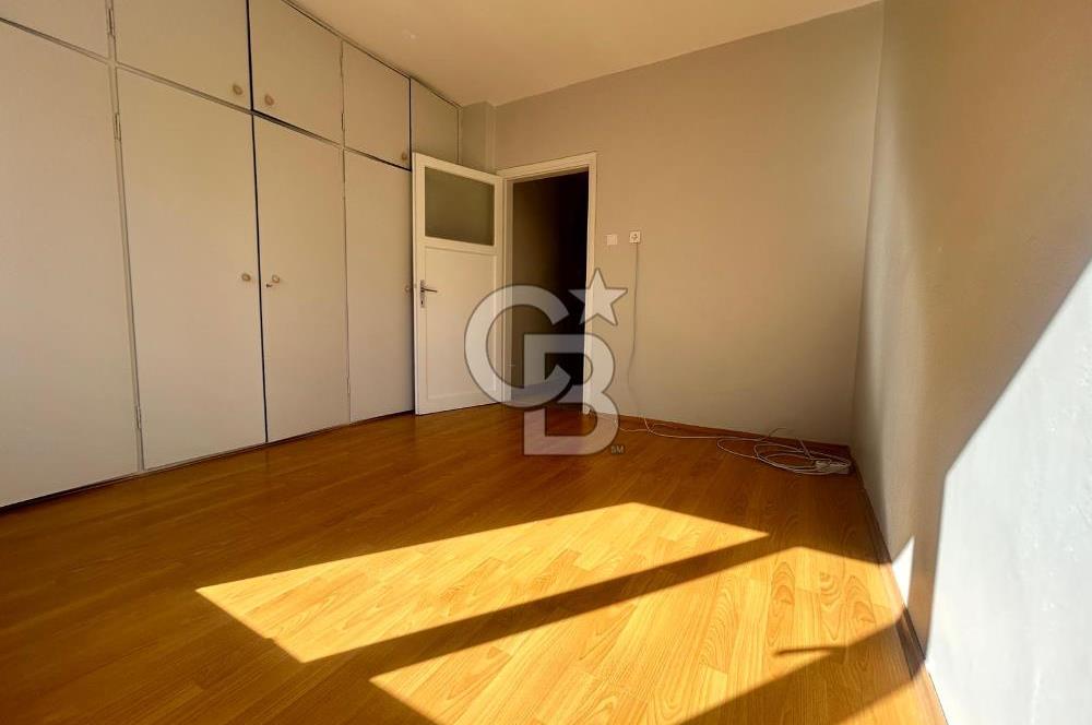 GÖZTEPE MERDİVENKÖY' de BAKIMLI, BOŞ, SATILIK ( 2+1 ) DAİRE