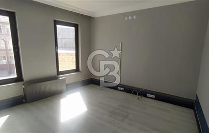 CB'DEN ZAFER MEYDANINDA KİRALIK OFİS