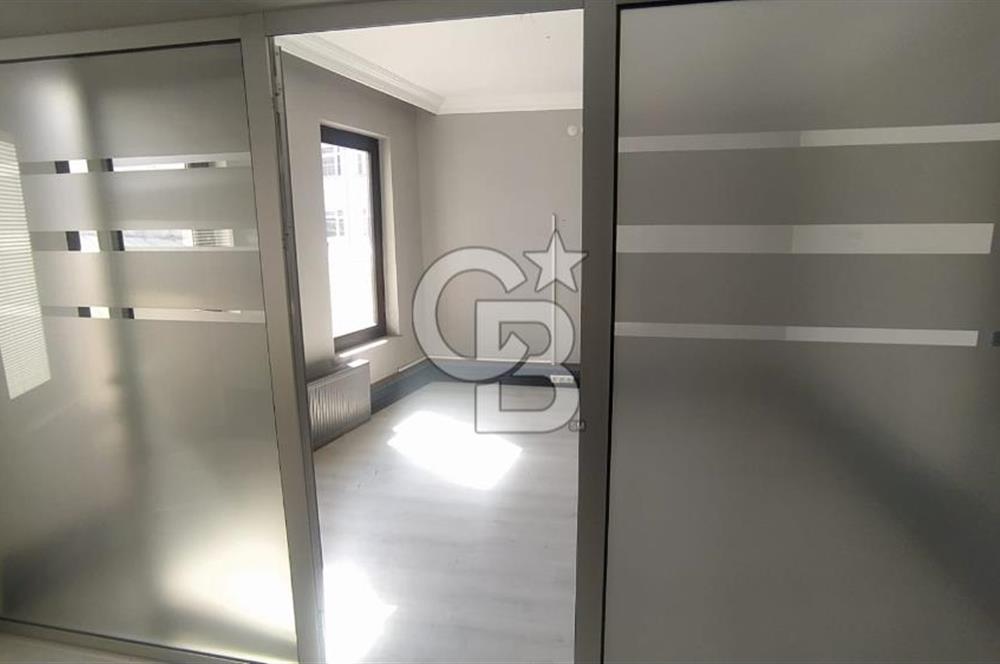 CB'DEN ZAFER MEYDANINDA KİRALIK OFİS