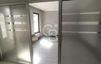 CB'DEN ZAFER MEYDANINDA KİRALIK OFİS