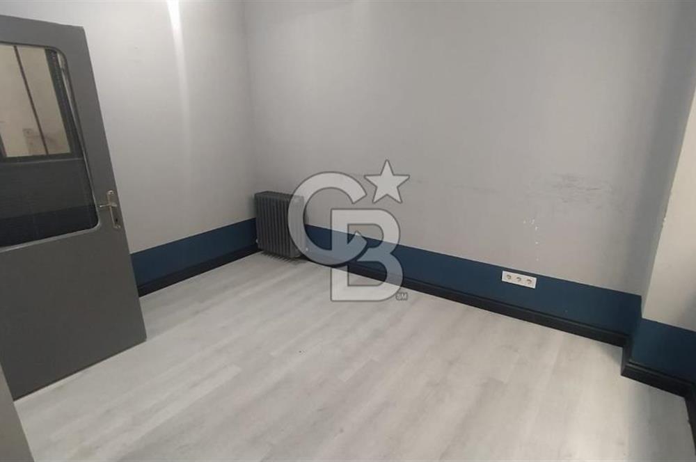 CB'DEN ZAFER MEYDANINDA KİRALIK OFİS