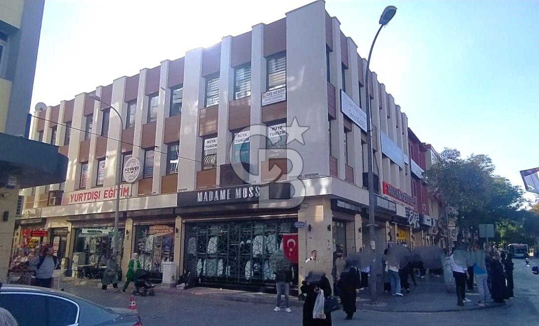 CB'DEN ZAFER MEYDANINDA KİRALIK OFİS