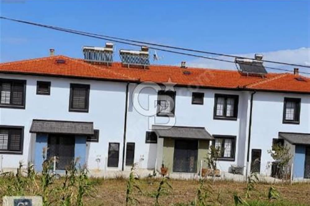 KANDIRA BABALI'DA DENİZE 2 KM SATILIK KÖŞE VİLLA