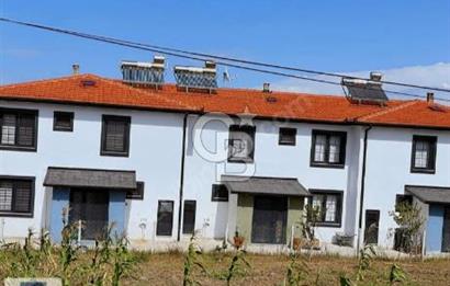 KANDIRA BABALI'DA DENİZE 2 KM SATILIK KÖŞE VİLLA