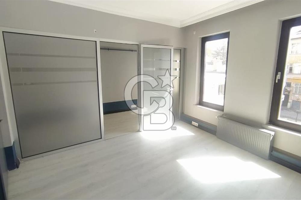 CB'DEN ZAFER MEYDANINDA KİRALIK OFİS