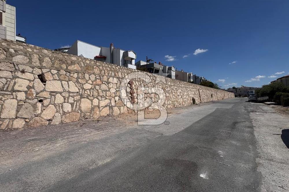 Seyrek Villa kent’te deniz manzaralı villa imarlı satılık arsa