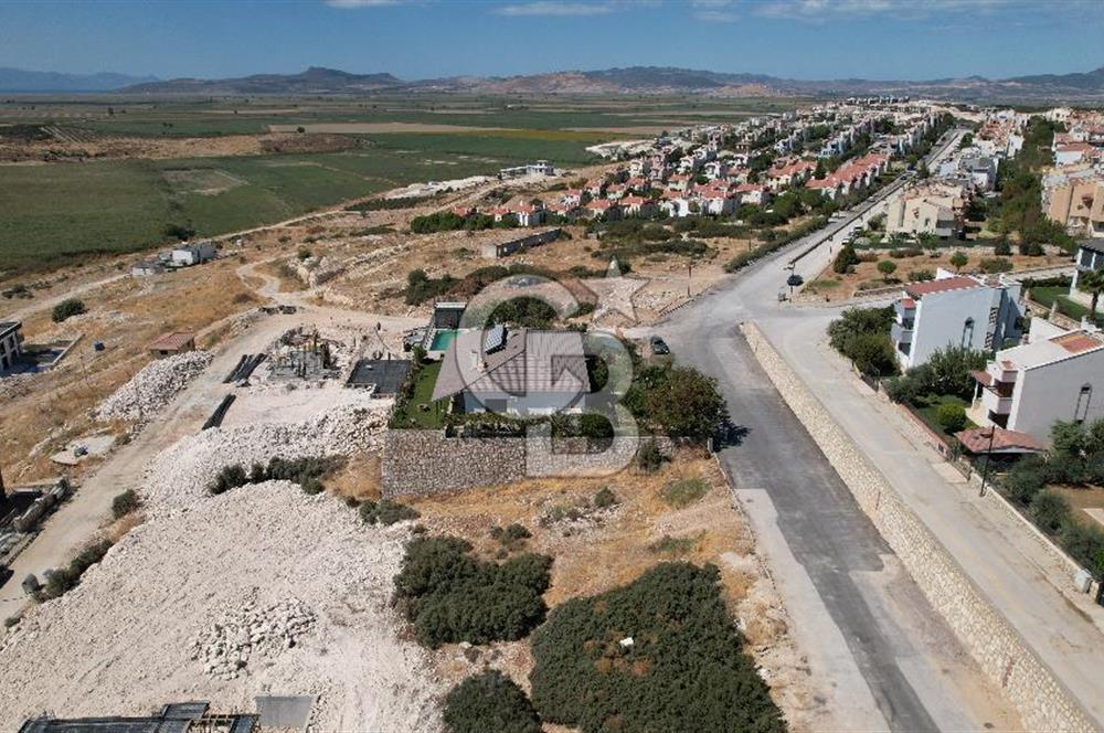 Seyrek Villa kent’te deniz manzaralı villa imarlı satılık arsa