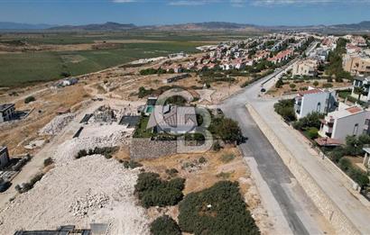 Seyrek Villa kent’te deniz manzaralı villa imarlı satılık arsa