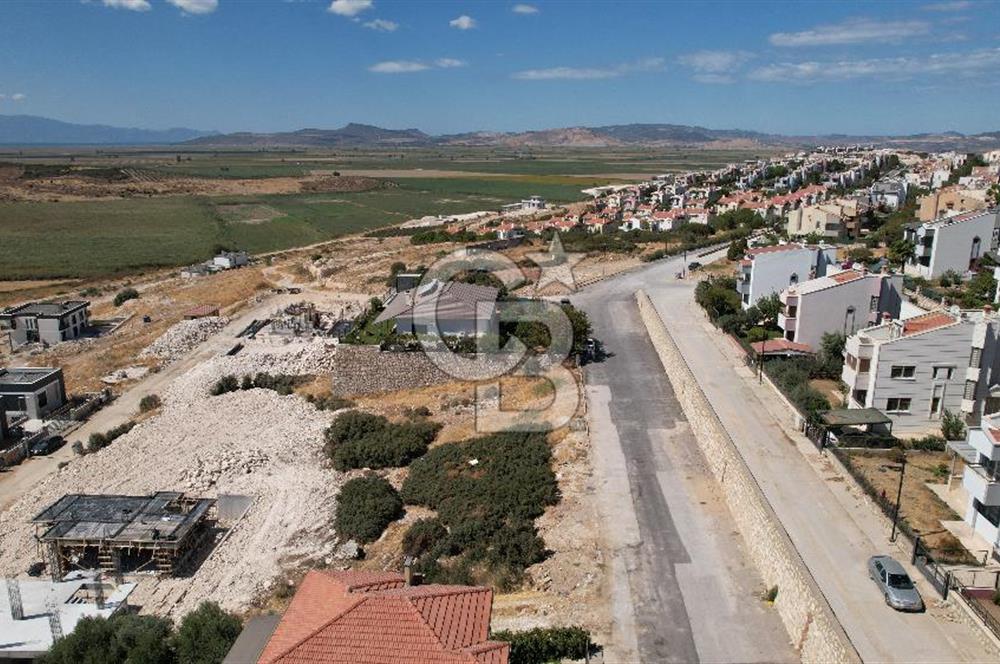 Seyrek Villa kent’te deniz manzaralı villa imarlı satılık arsa