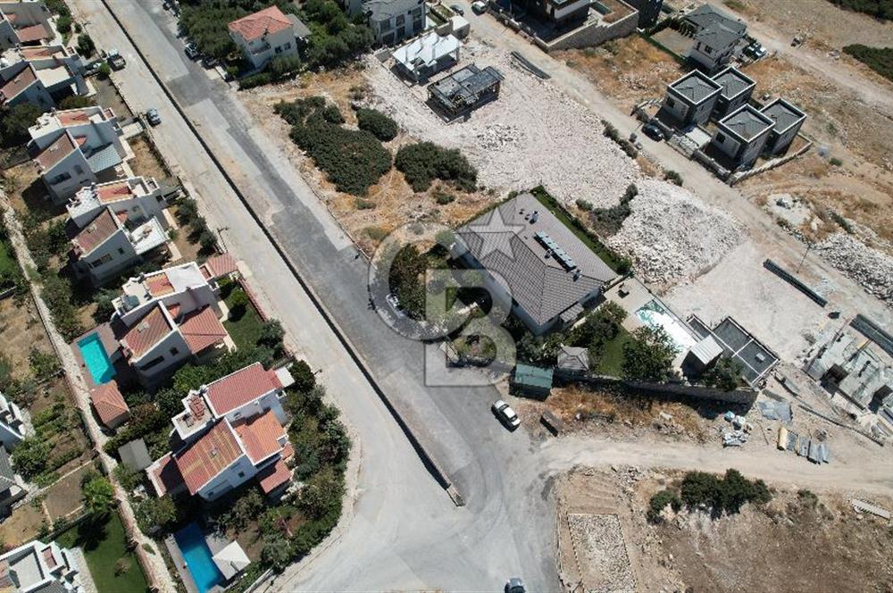 Seyrek Villa kent’te deniz manzaralı villa imarlı satılık arsa