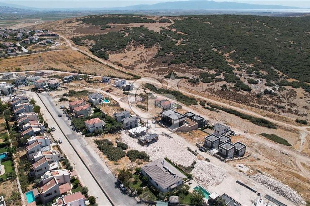 Seyrek Villa kent’te deniz manzaralı villa imarlı satılık arsa