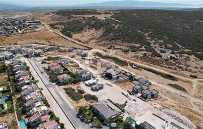 Seyrek Villa kent’te deniz manzaralı villa imarlı satılık arsa