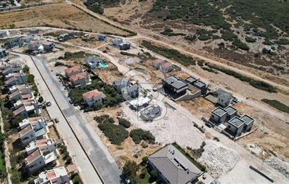 Seyrek Villa kent’te deniz manzaralı villa imarlı satılık arsa