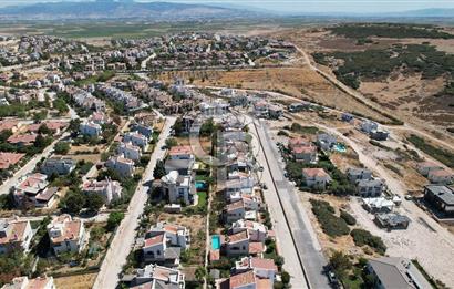 Seyrek Villa kent’te deniz manzaralı villa imarlı satılık arsa