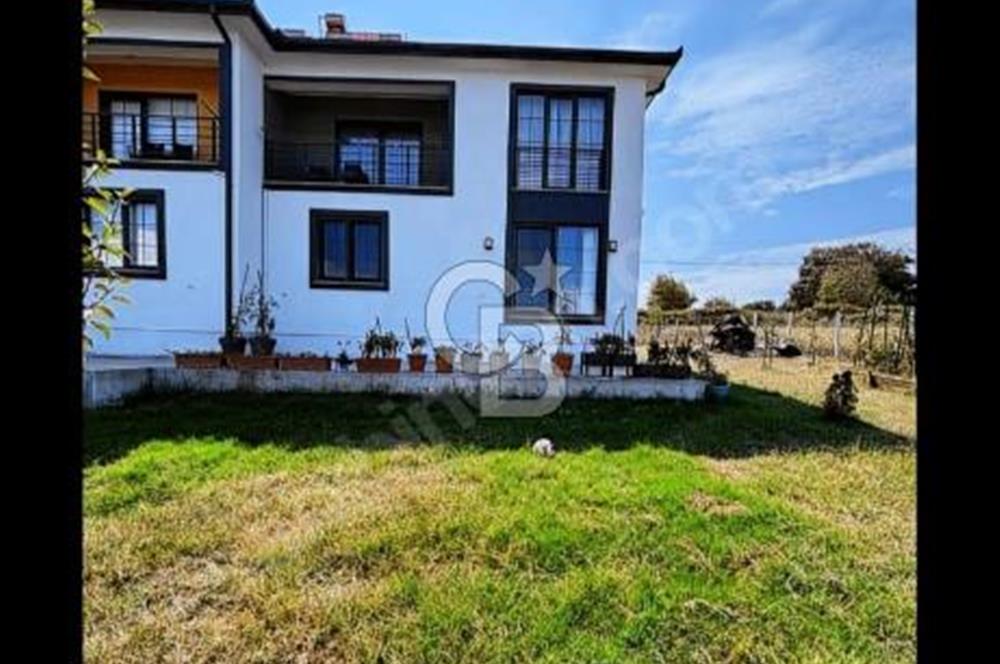 KANDIRA BABALI'DA DENİZE 2 KM SATILIK KÖŞE VİLLA