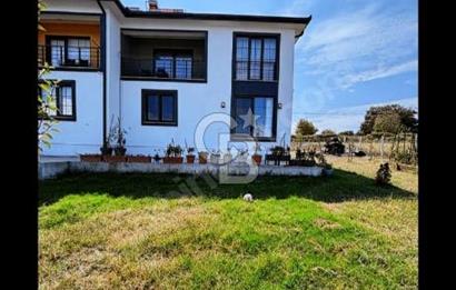 KANDIRA BABALI'DA DENİZE 2 KM SATILIK KÖŞE VİLLA