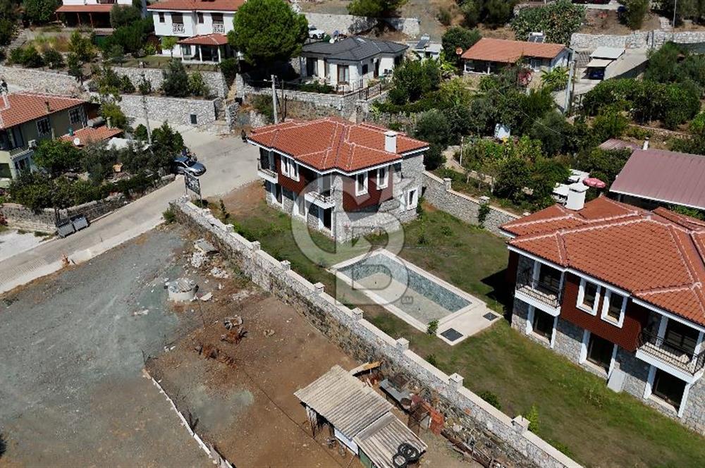CB Marinadan Hisarönünde Yeşillerle Çevrili 2 Müstakil Villa