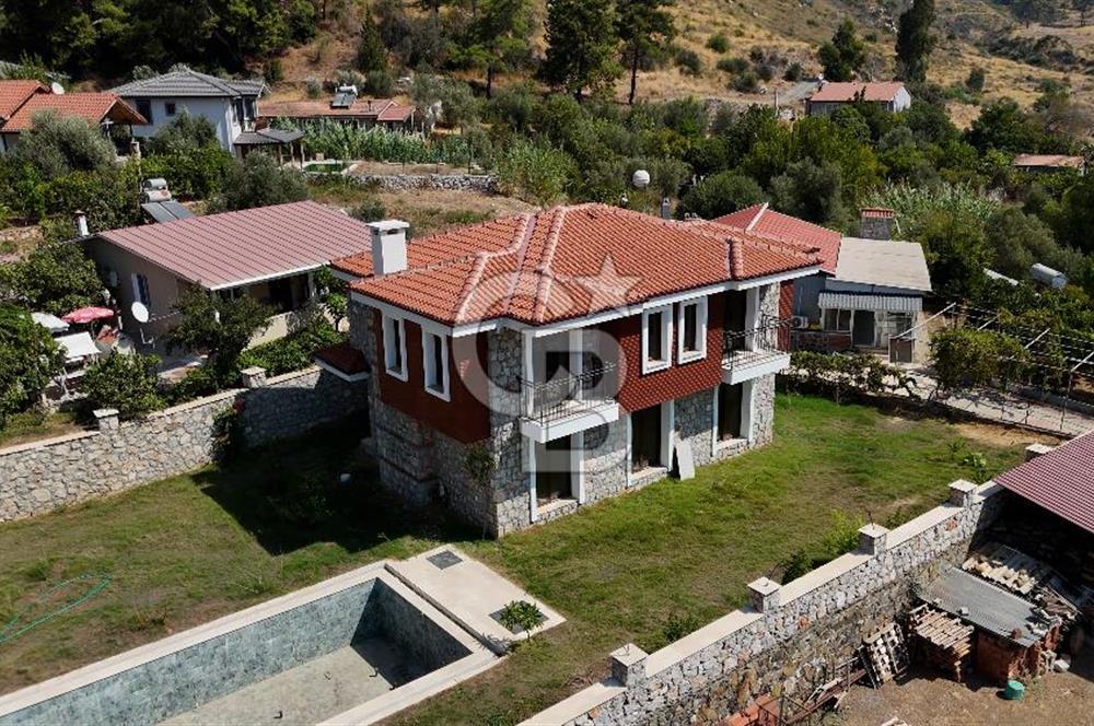 CB Marinadan Hisarönünde Yeşillerle Çevrili 2 Müstakil Villa