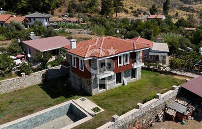 CB Marinadan Hisarönünde Yeşillerle Çevrili 2 Müstakil Villa