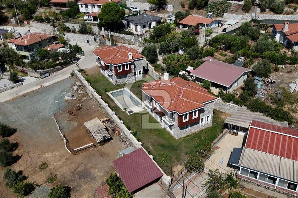 CB Marinadan Hisarönünde Yeşillerle Çevrili 2 Müstakil Villa