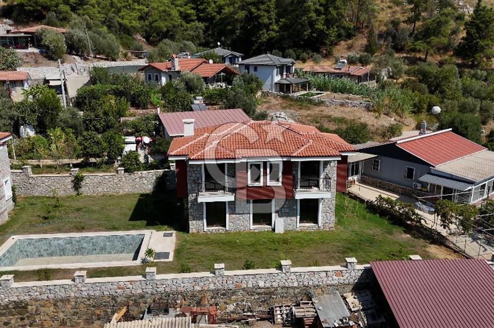 CB Marinadan Hisarönünde Yeşillerle Çevrili 2 Müstakil Villa