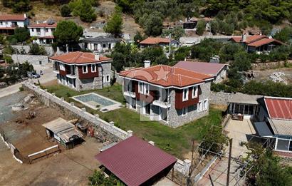 CB Marinadan Hisarönünde Yeşillerle Çevrili 2 Müstakil Villa