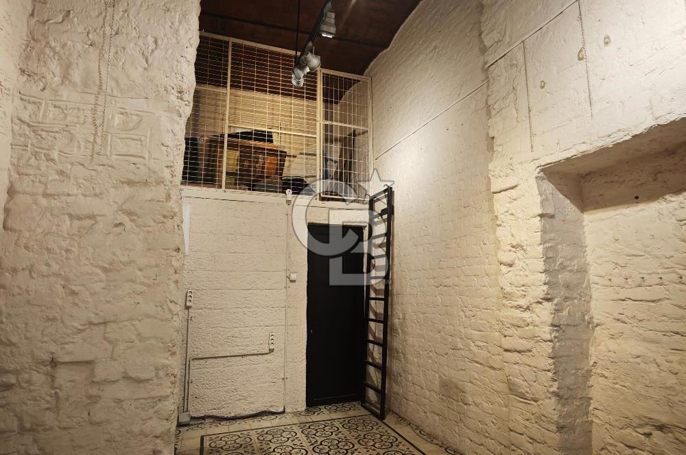 GALATA KULESİ MEYDANDA DEVİRSİZ BOŞ KİRALIK DÜKKAN