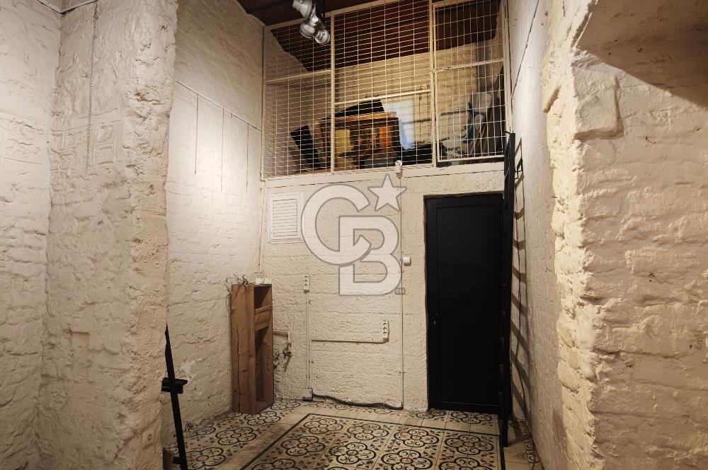 GALATA KULESİ MEYDANDA DEVİRSİZ BOŞ KİRALIK DÜKKAN