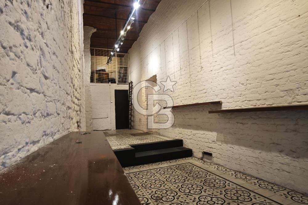 GALATA KULESİ MEYDANDA DEVİRSİZ BOŞ KİRALIK DÜKKAN