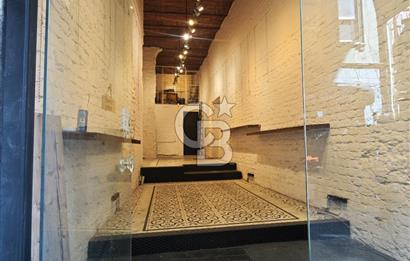 GALATA KULESİ MEYDANDA DEVİRSİZ BOŞ KİRALIK DÜKKAN