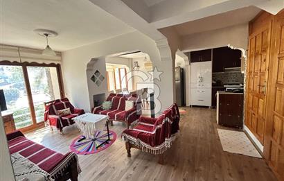  Yenifoça Cumhuriyet Mahallesinde Satılık 5+2 Tripleks Villa
