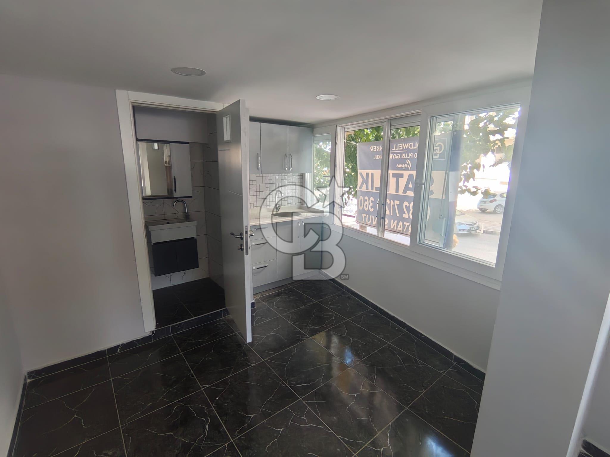 İnönü Caddesi Üzerinde Susuzdede'de Köşe Dükkan