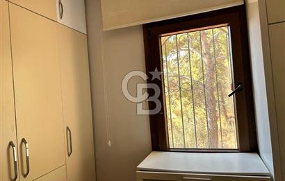  Yenifoça Cumhuriyet Mahallesinde Satılık 5+2 Tripleks Villa
