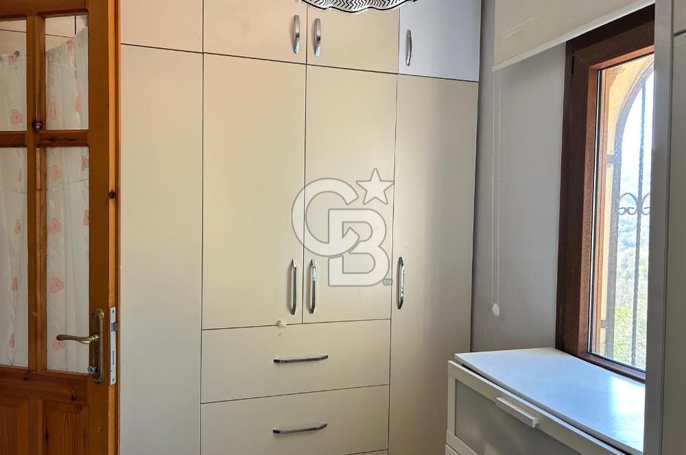  Yenifoça Cumhuriyet Mahallesinde Satılık 5+2 Tripleks Villa
