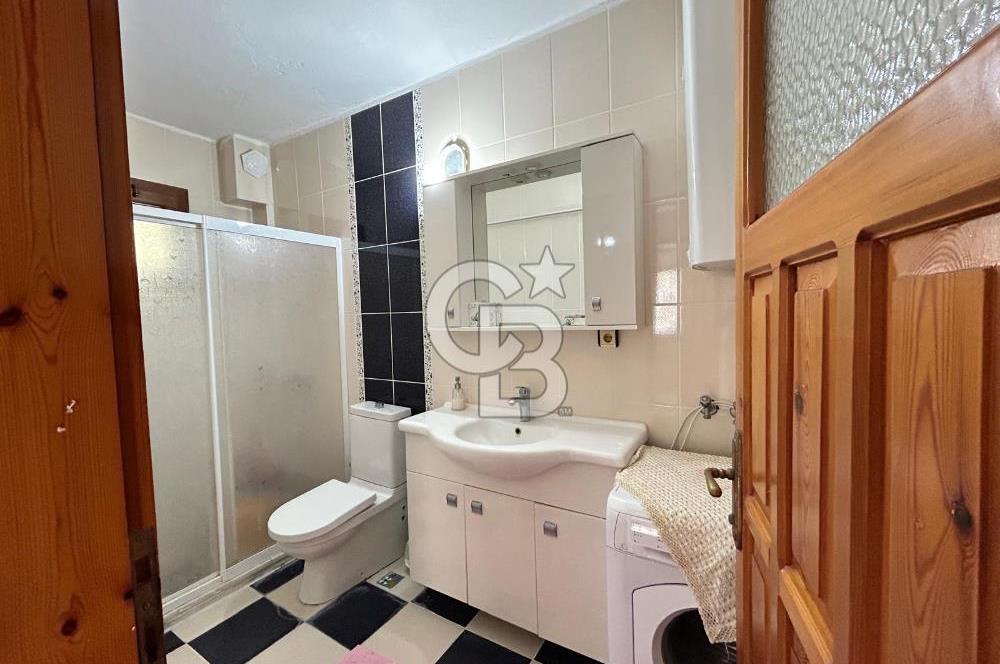  Yenifoça Cumhuriyet Mahallesinde Satılık 5+2 Tripleks Villa