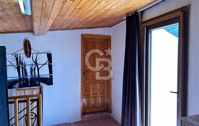  Yenifoça Cumhuriyet Mahallesinde Satılık 5+2 Tripleks Villa