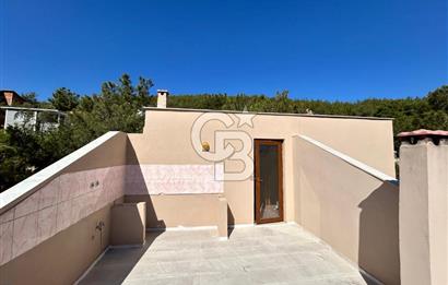  Yenifoça Cumhuriyet Mahallesinde Satılık 5+2 Tripleks Villa